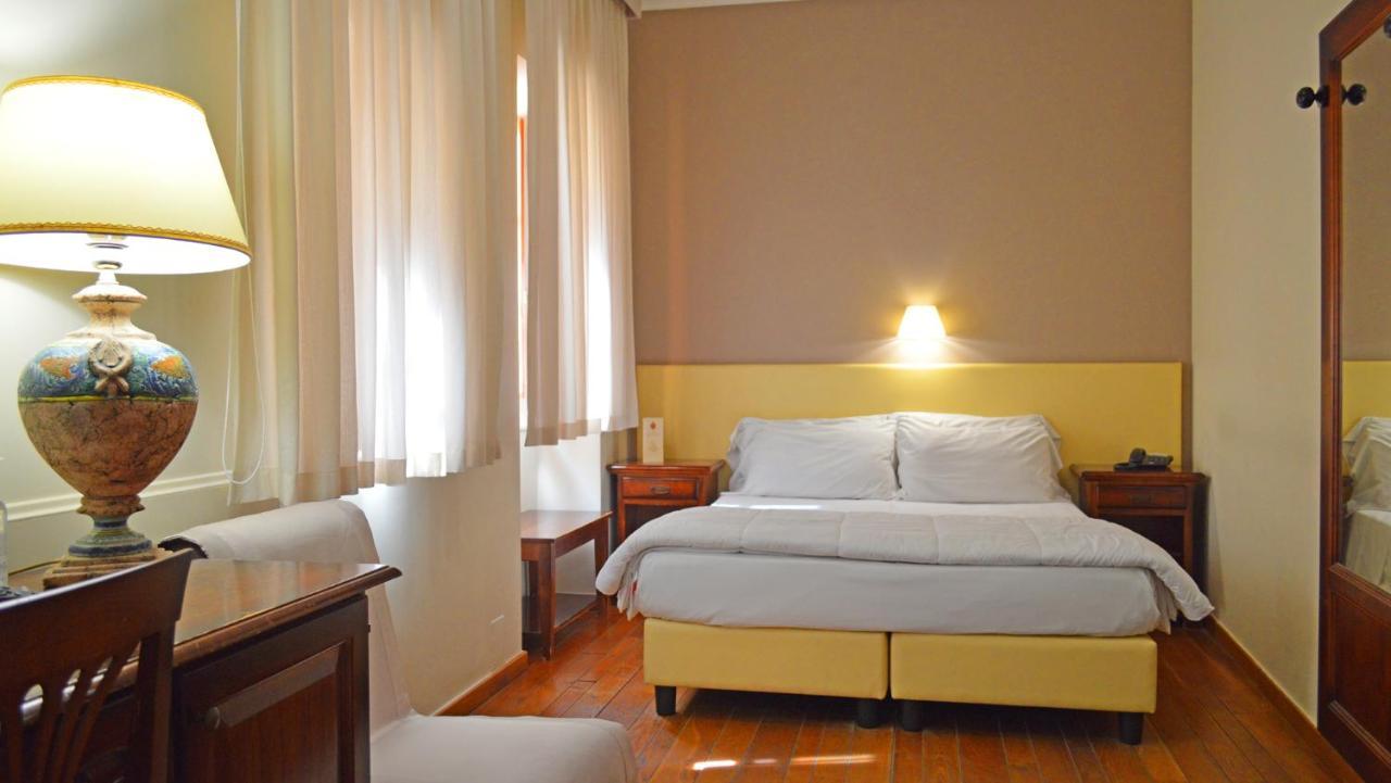 Hotel Medici Milazzo Buitenkant foto